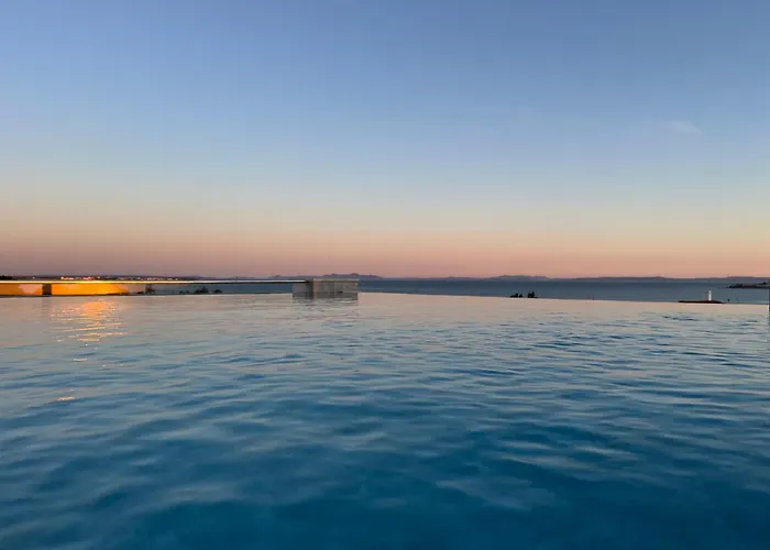 Grandpalazzo With Rooftop Swimming Pool