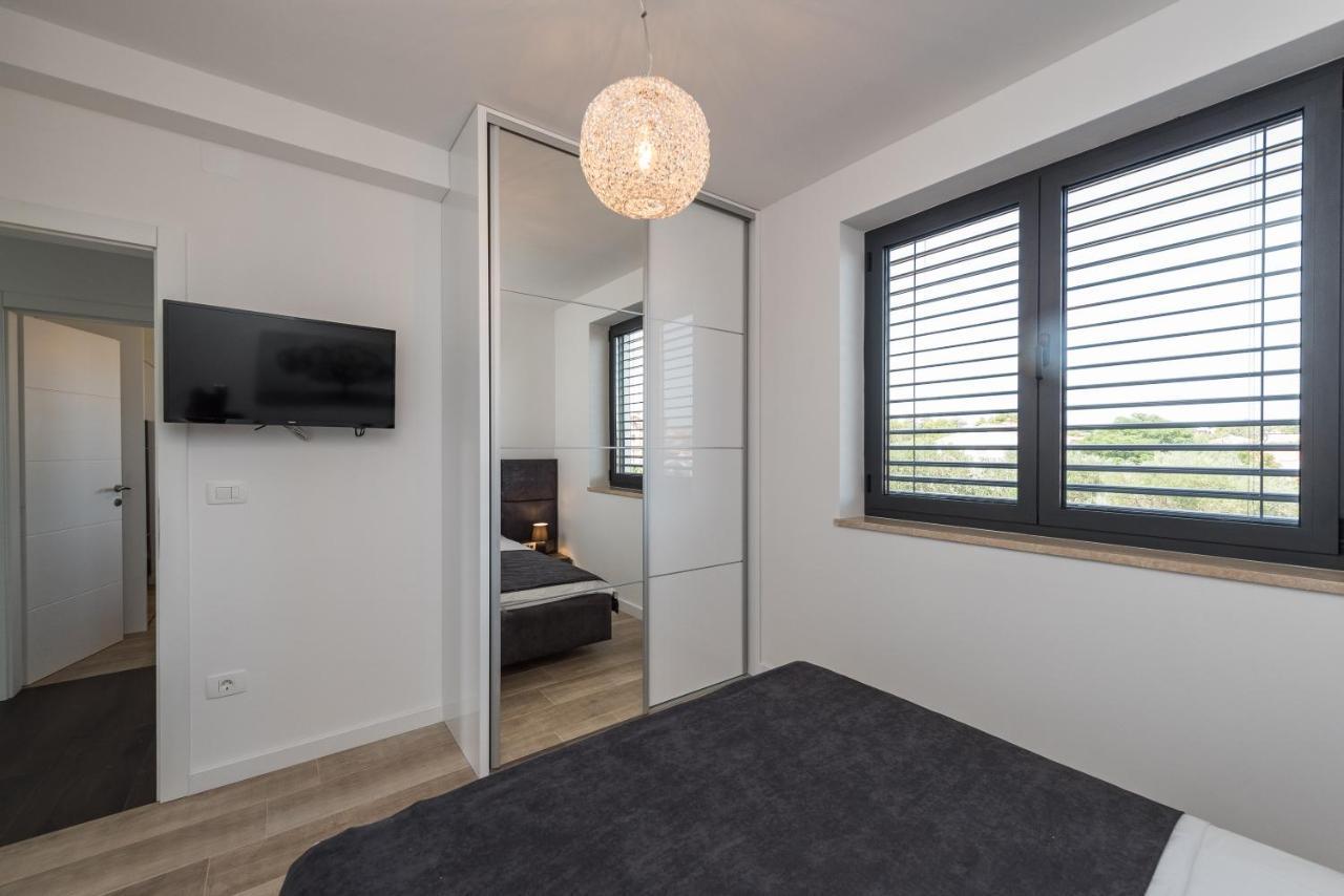 Grandpalazzo With Rooftop Swimming Pool Apartman