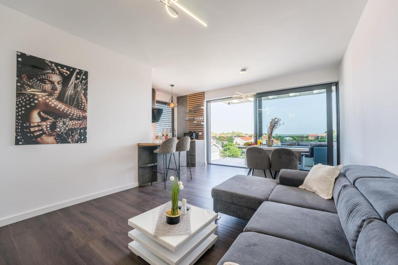 Apartman Grandpalazzo With Rooftop Swimming Pool
