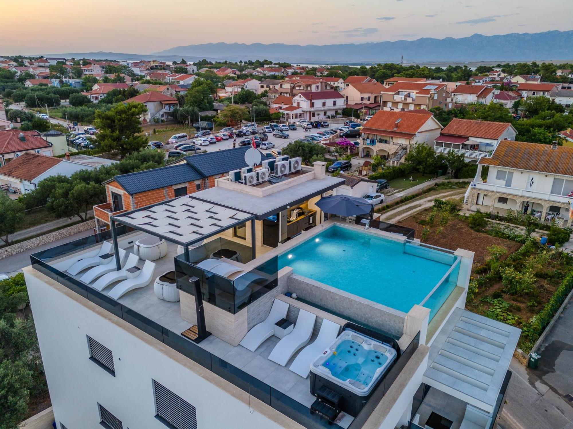 Apartman Grandpalazzo With Rooftop Swimming Pool Vir