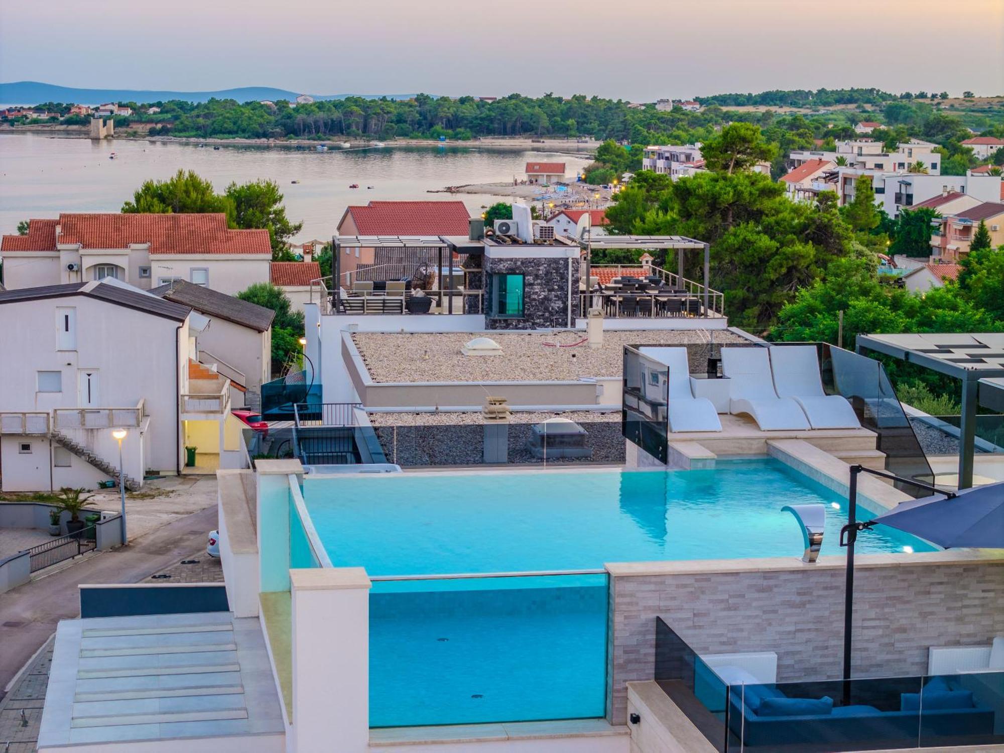 Grandpalazzo With Rooftop Swimming Pool * Vir