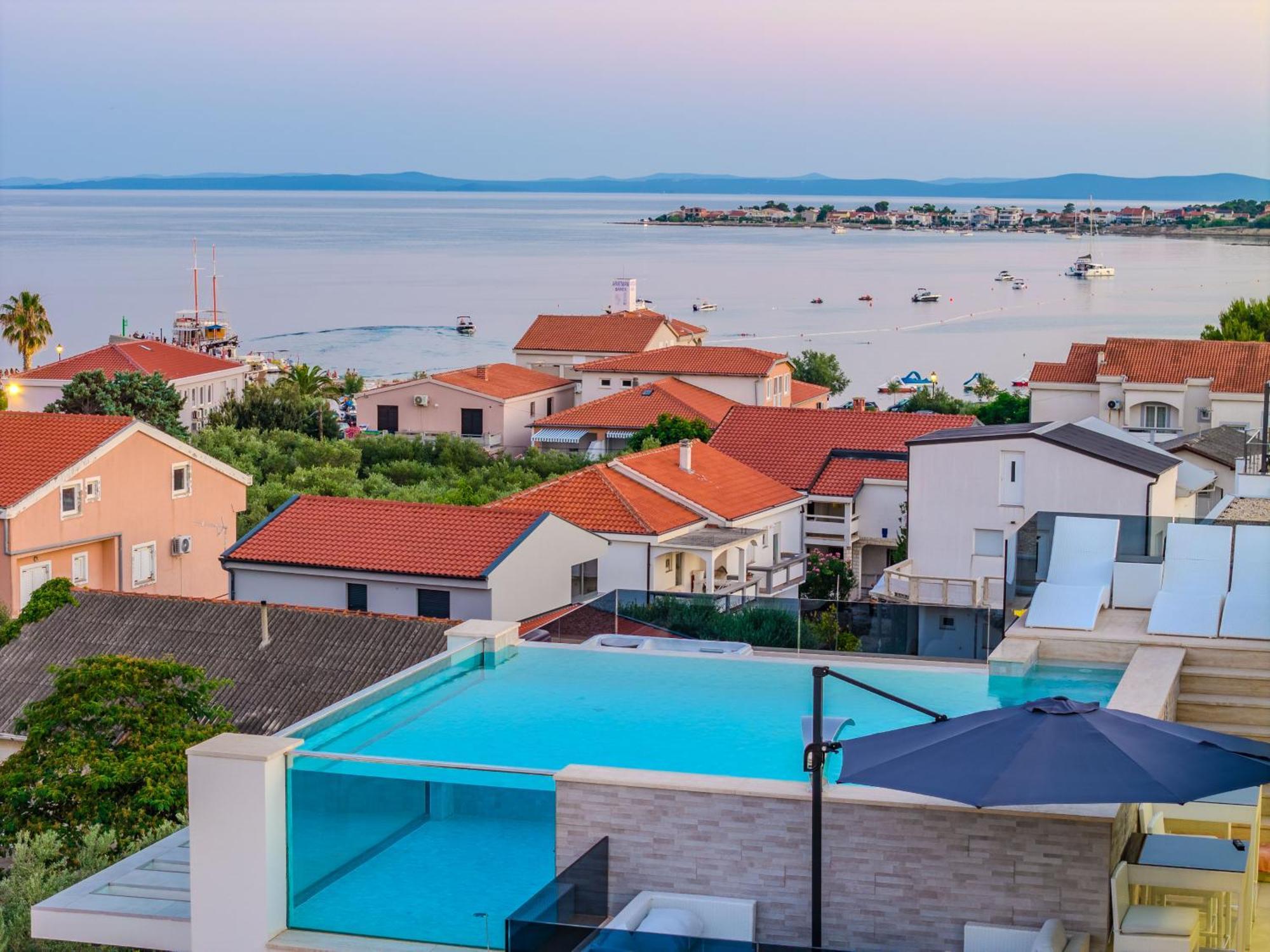 Grandpalazzo With Rooftop Swimming Pool *