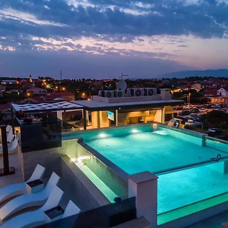 Grandpalazzo Apartments Vir Exterior photo