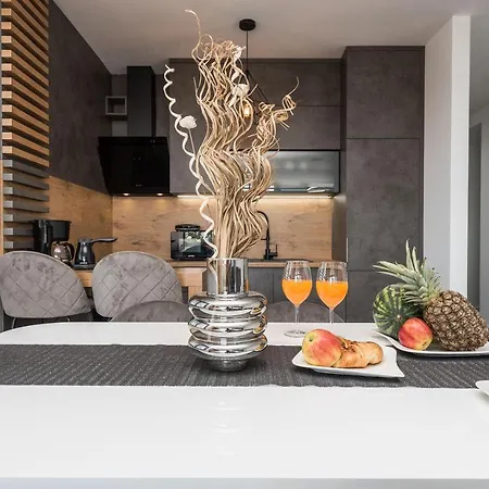 Grandpalazzo Apartments Vir Exterior photo
