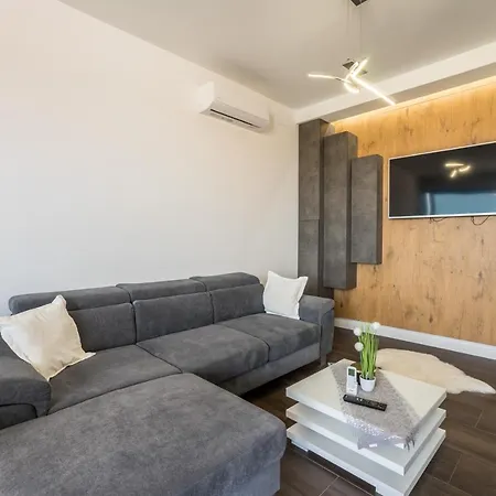 Grandpalazzo Apartments Vir Exterior photo